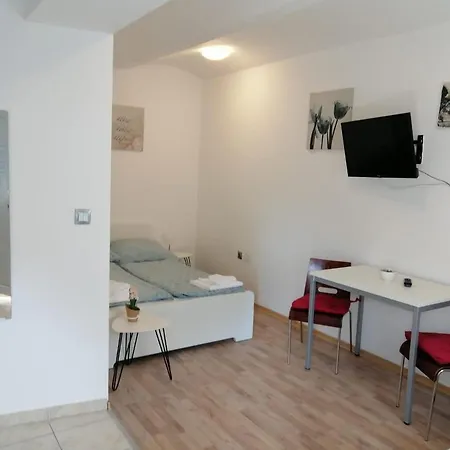 Apartmenthaus Beim Lkh I Free Parking I Self Check-in Pensjonat