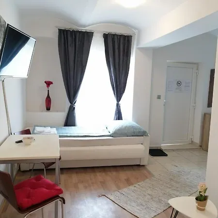 Apartmenthaus Beim Lkh ゲストハウス