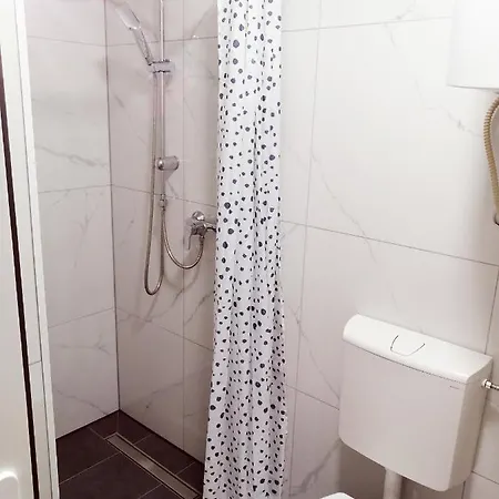 Apartmenthaus Beim Lkh ゲストハウス