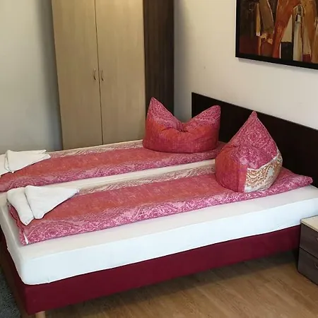 Apartmenthaus Beim Lkh ゲストハウス *