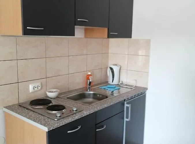 Pensionat Apartmenthaus Beim Lkh I Free Parking I Self Check-in