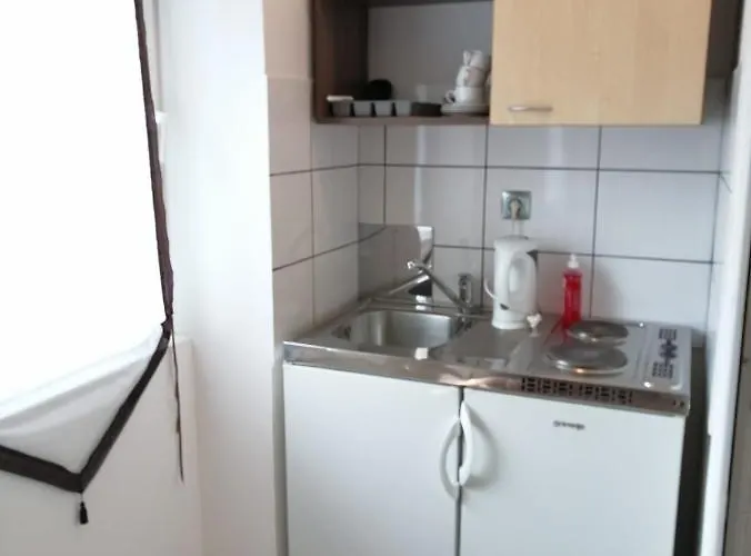 Apartmenthaus Beim Lkh I Free Parking I Self Check-in Pensionat