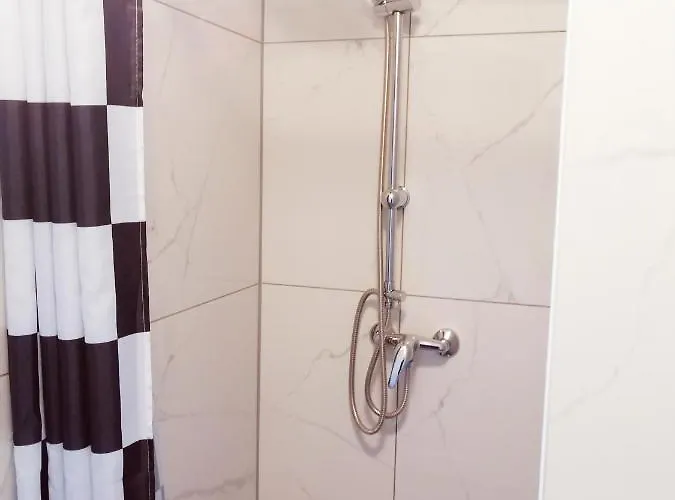 Apartmenthaus Beim Lkh I Free Parking I Self Check-in Pensionat Graz