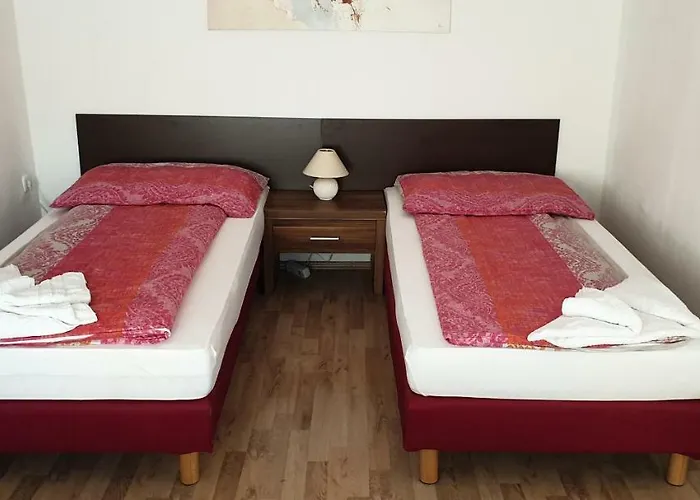 Apartmenthaus Beim Lkh I Free Parking I Self Check-in Pensionat Graz