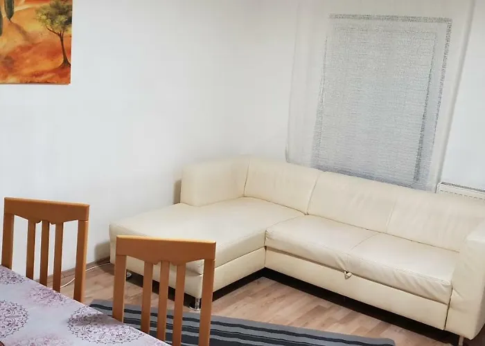 Apartmenthaus Beim Lkh I Free Parking I Self Check-in بيت ضيافة غراتس